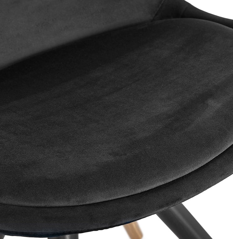 Design stoel 'HAMILTON' in zwart fluweel en poten in zwart hout - Majorr