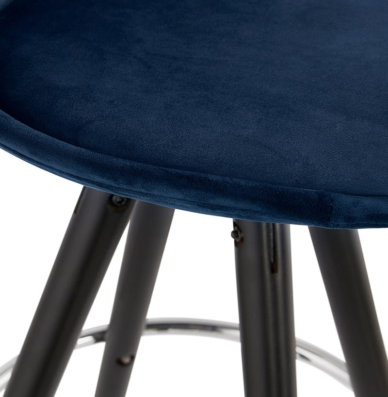 Halfhoge barkruk 'SPIRIT MINI' in blauw fluweel en poten in zwart hout - Majorr