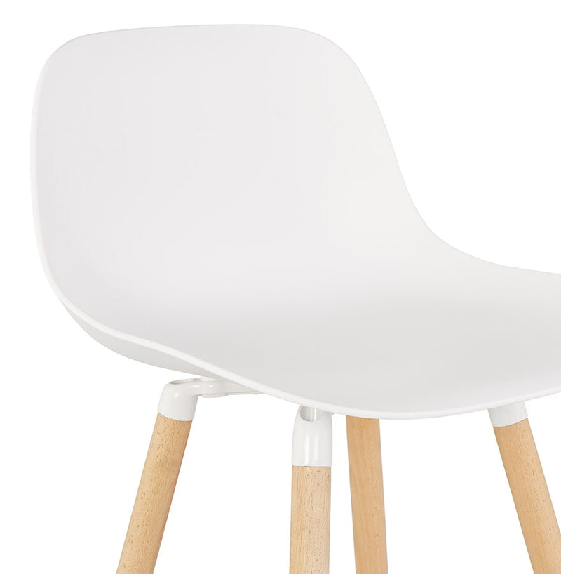 Halfhoge witte kruk 'TATSU MINI' met poten van natuurlijk hout - Majorr