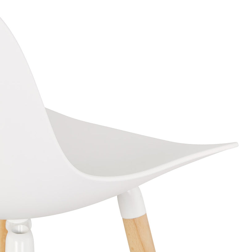 Halfhoge witte kruk 'TATSU MINI' met poten van natuurlijk hout - Majorr