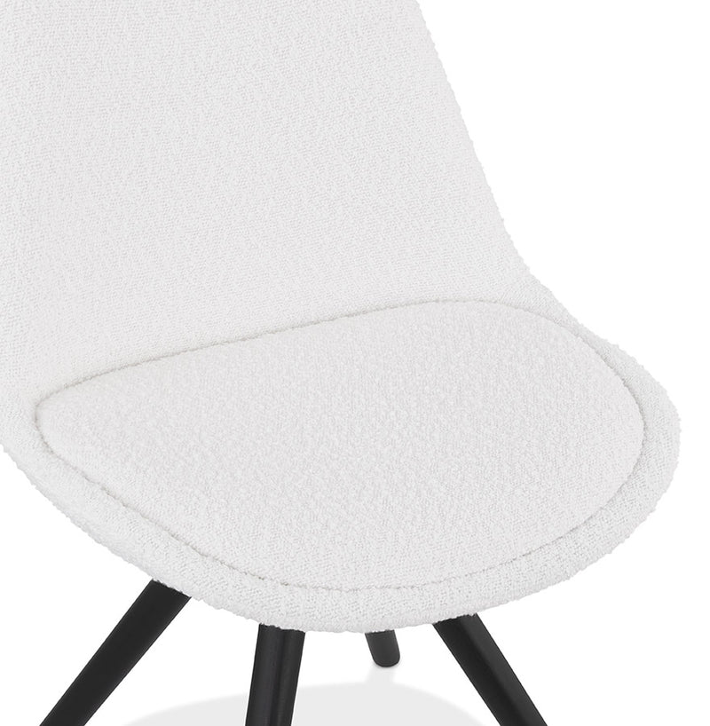 Design stoel 'VALENTINE' van witte badstof met zwarte houten poten - Majorr